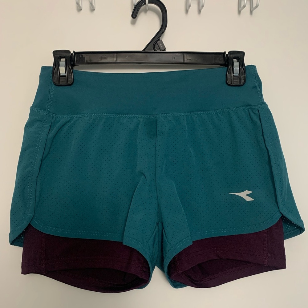 Diadora green athletic shorts with inner shorts (Size: S)
